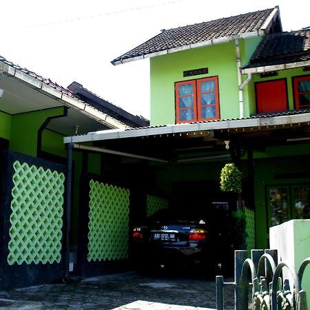 Bayu Murti Homestay Yogyakarta Exterior photo